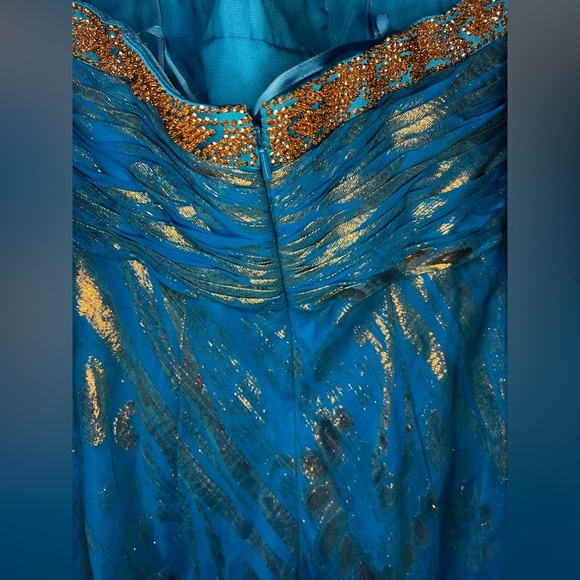 Aidan Mattox Beaded Silk strapless gown for prom or events (D3) - Picture 5 of 7